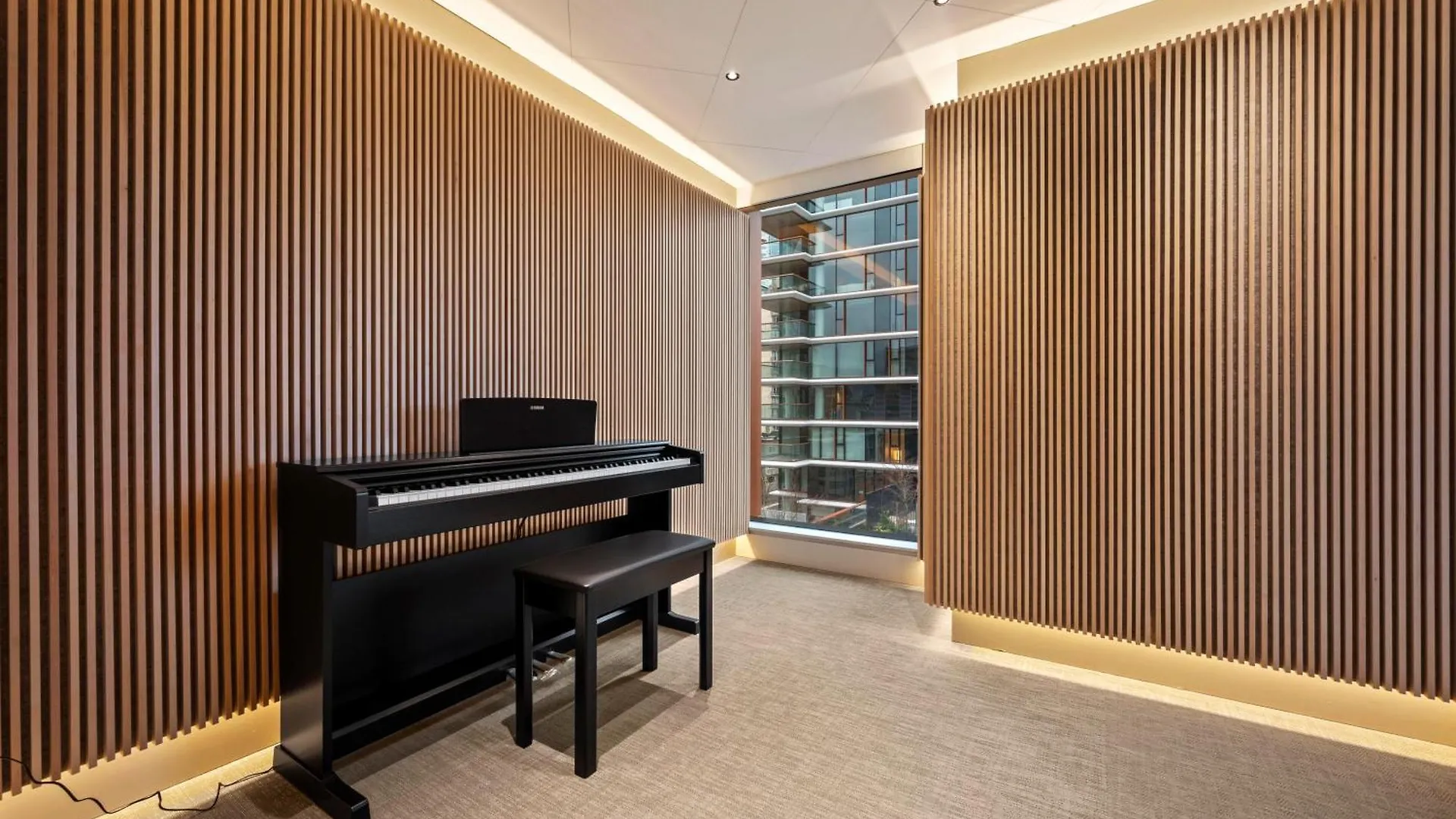 Apartment 2Br - Sauna, 24-7 Gym, Parking, With Gaggenau & Aesop Vancouver