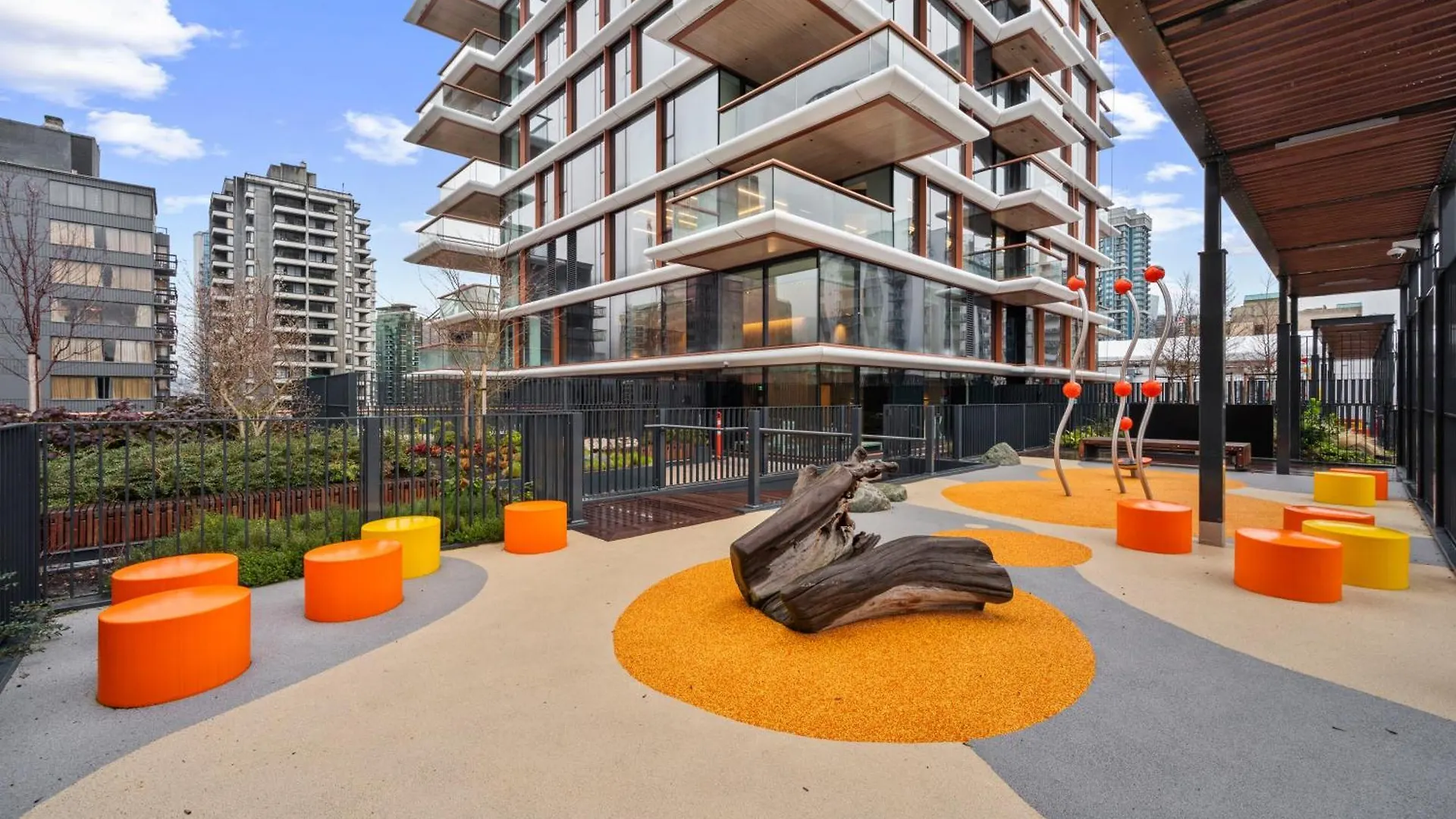 2Br - Sauna, 24-7 Gym, Parking, With Gaggenau & Aesop Vancouver Canada